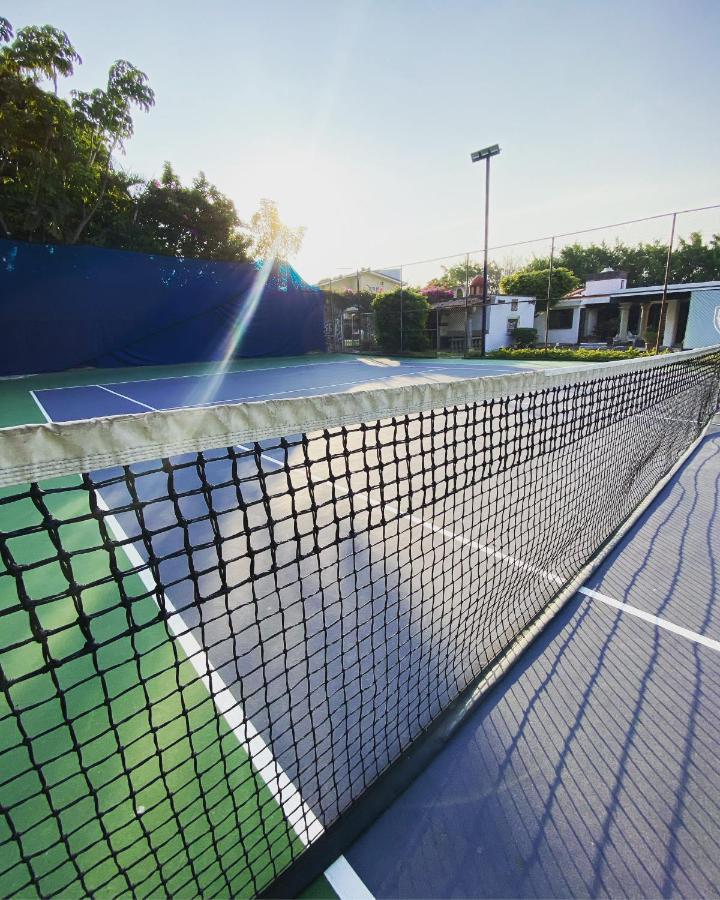 Bed & Tennis - Vista Hermosa Куэрнавака Экстерьер фото